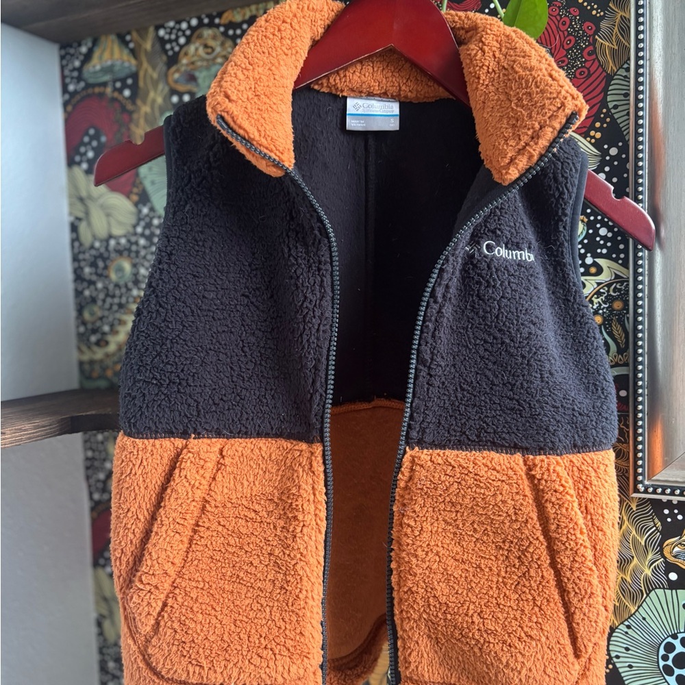 Columbia Black and Orange Fleece Vest